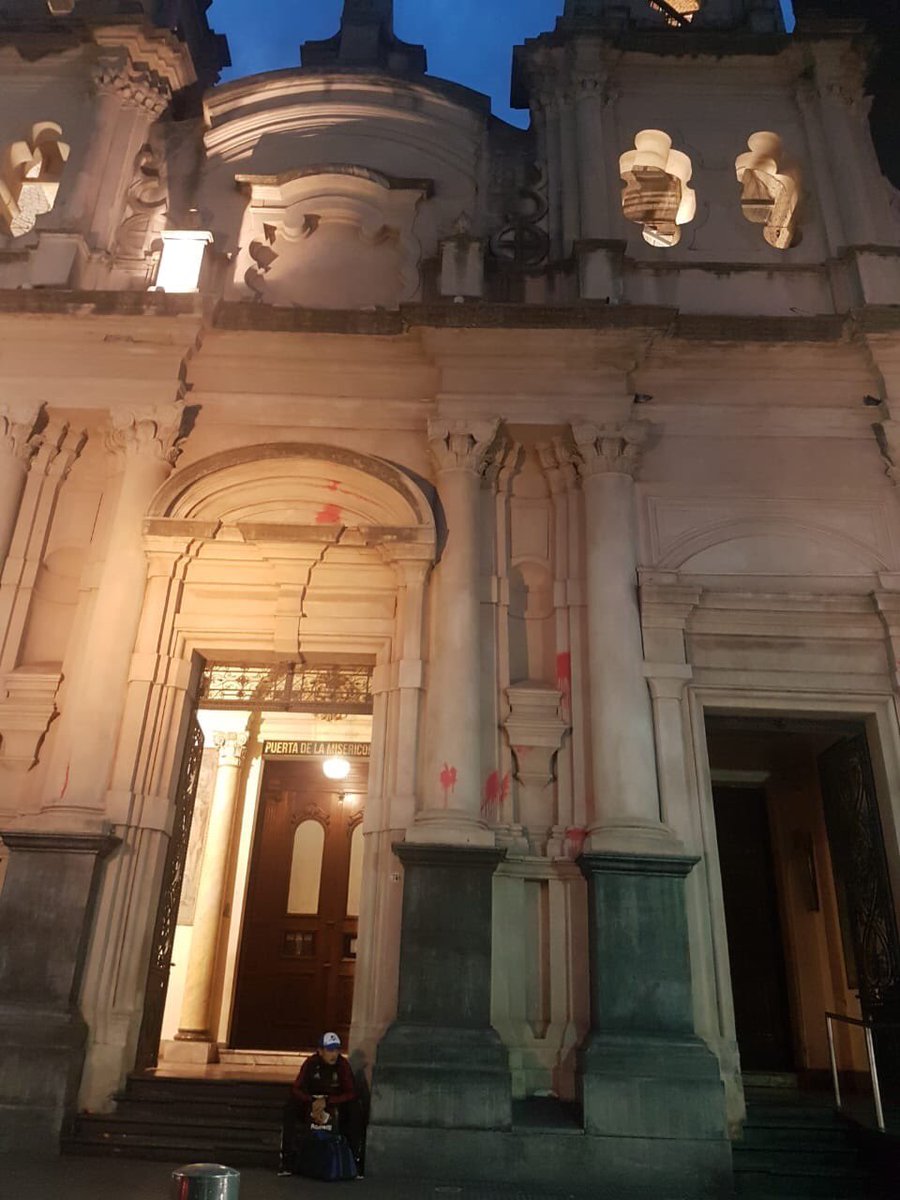 facurolotti2's tweet photo. Que necesidad de hacer esto? Que tipo de lucha es esta? Verdaderamente ya no es luchar por los derechos. https://t.co/Hw3RvhyT5P