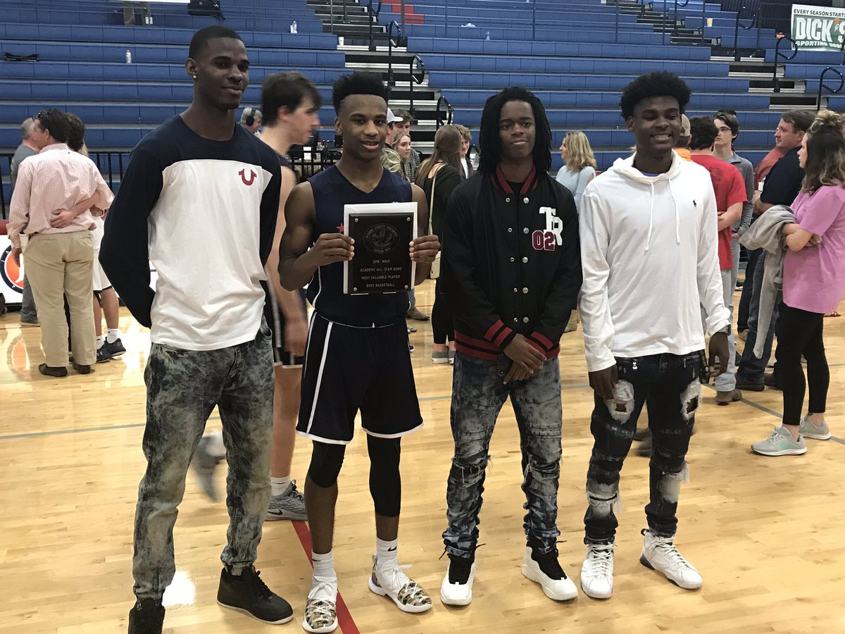 MbkbPcs's tweet photo. Markevion Harrell finishes the All-Star game with 13 points and is selected as the MVP for the Blue Team. Markevion is pictured with Dr. Allen Smithers (left) and teammates TJ Hogan, Jeremiah Montgomery &amp; Jakarie Love (Right). https://t.co/fIYubikKRc
