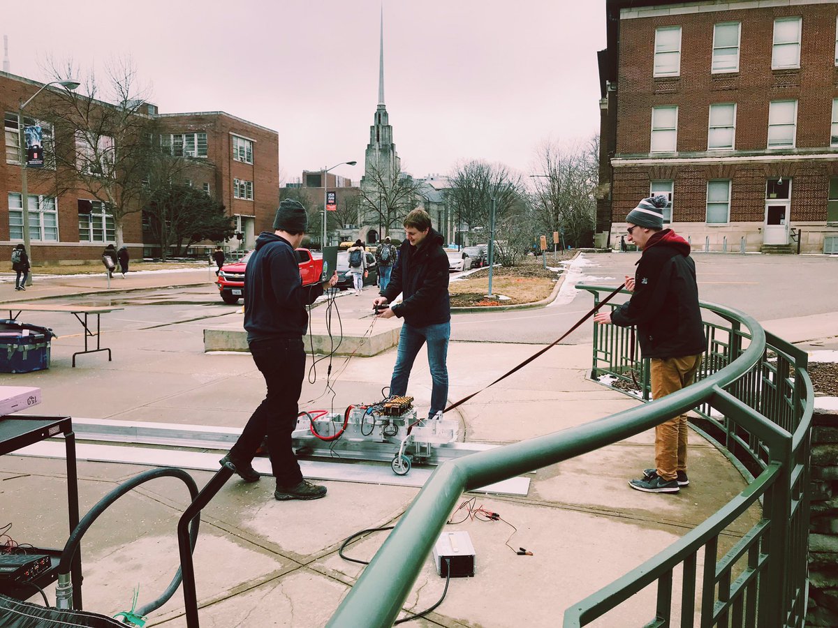 Illini Hyperloop tweet media