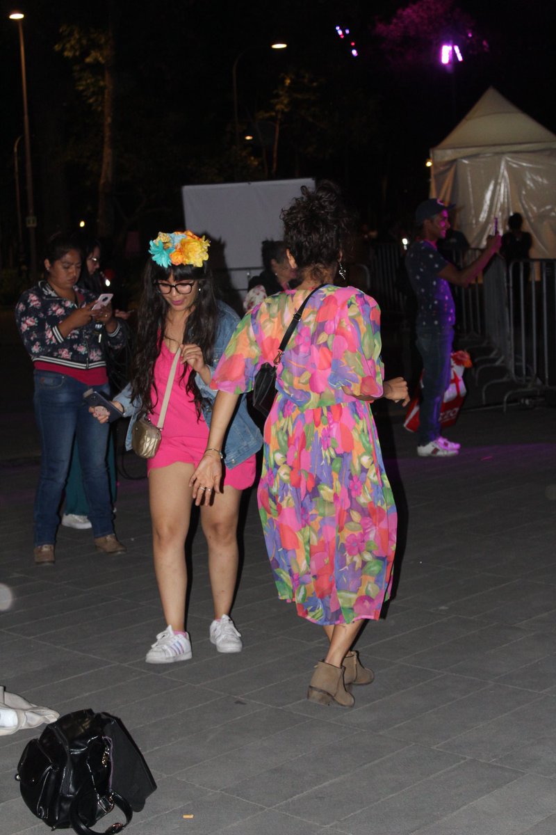 ¡La noche es nuestra, la calle es nuestra! Así la disfrutamos en la Noche de la Sororidad en el Parque de la Bombilla, Festival #TiempoDeMujeres #8M 

¡Cáiganle!