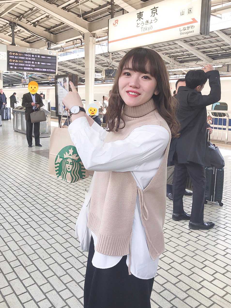 かほこ 首が短いのでタートル部分長すぎて三つ折りにしたんだけどむち打ち感がすごいし 写真のタイミング悪くてしゃくれェ グッバイ東京 T Co C053dastcz Twitter