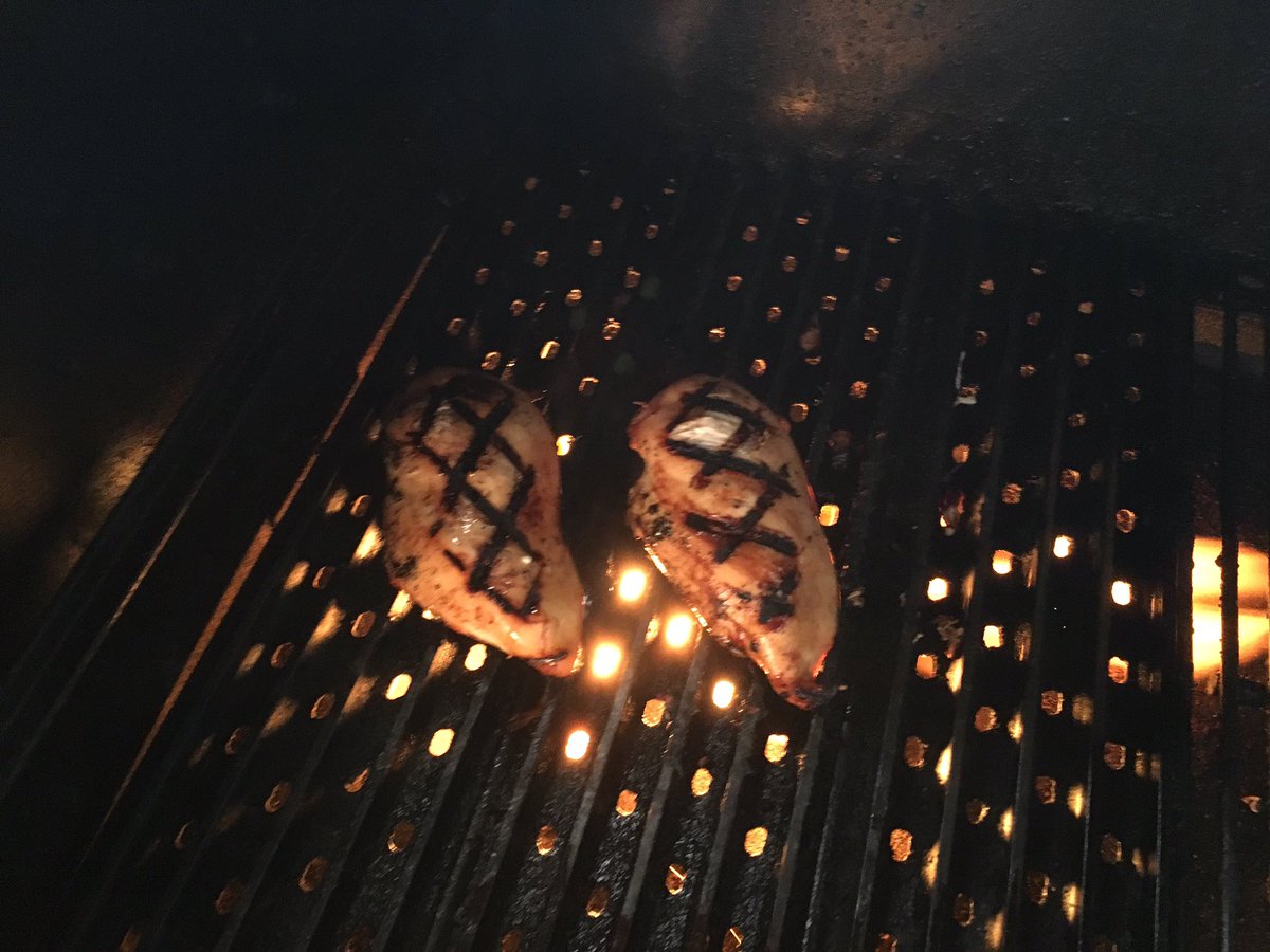 DrTasteGoodBBQ's tweet image. I have the Yoder YS640 fired up for some chicken breasts. #yoderflavor