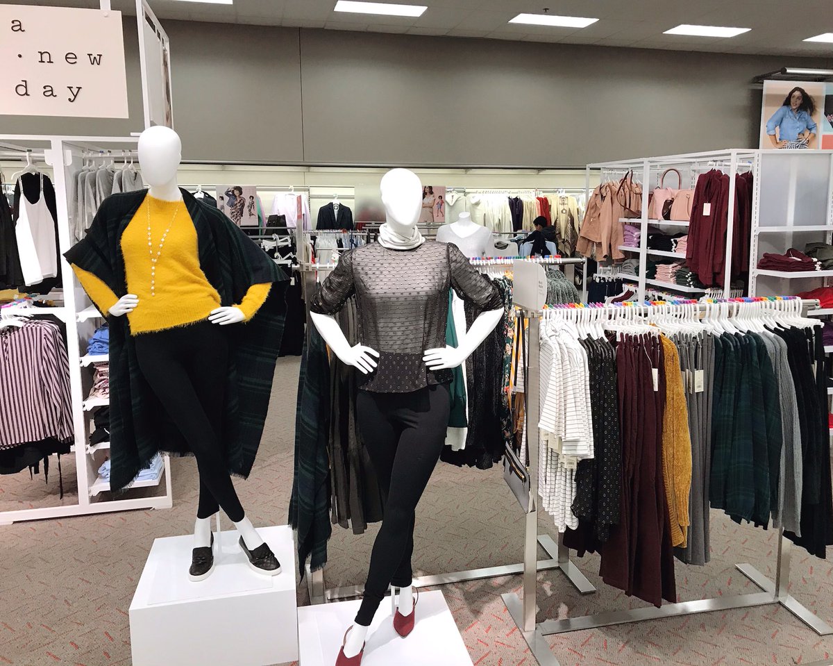 Speaking of crispy zones... my style team and I go to town every day making sure the store stays on brand! #VMstyle #T1355 #Brand #TargetStyle #VMTL