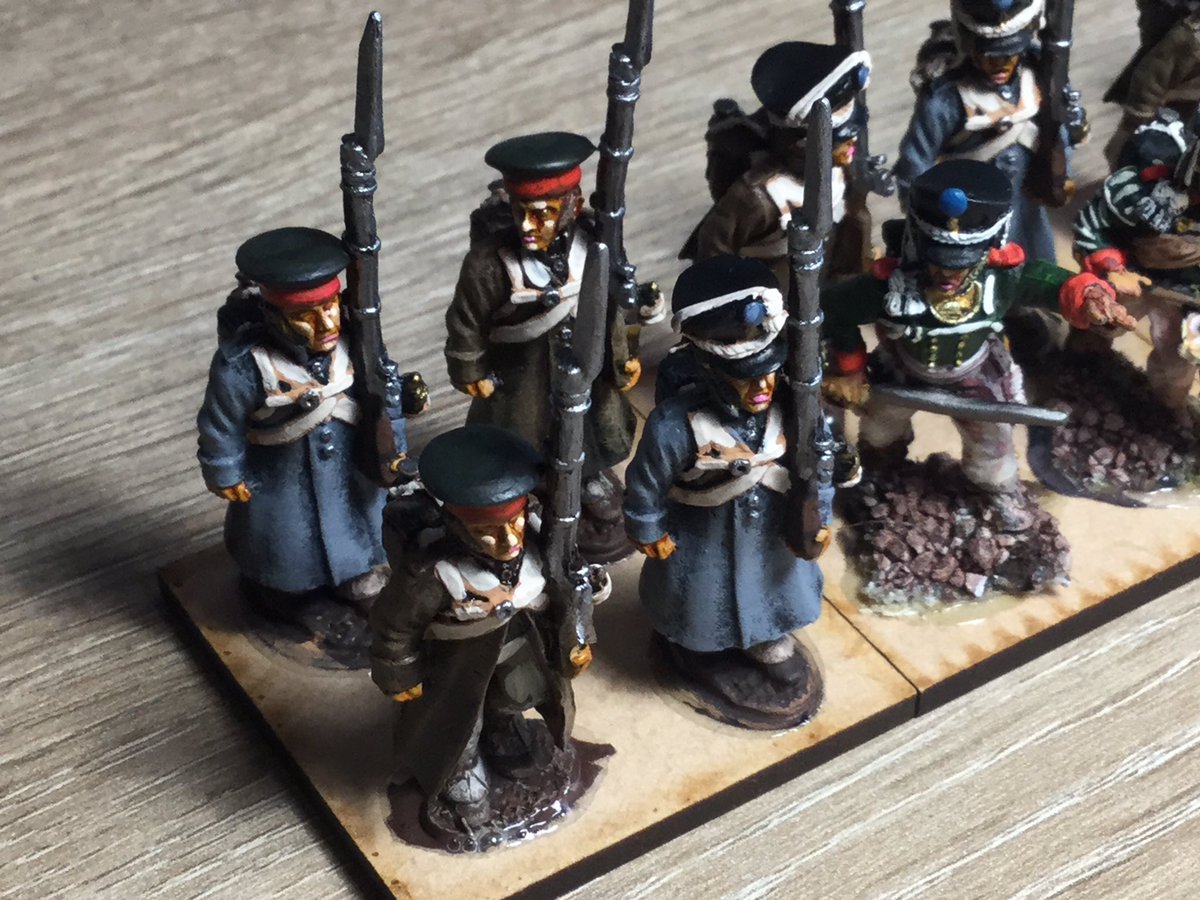 Oldwargamer's tweet photo. #Russian #Napoleonic #LineInfantry in #greatcoats a mixture of both grey &amp; brown, just need to complete the basing. #WIP @AlanSchultz1961 #wargaming #wargames #28mm #FrontRankMiniatures I find greatcoats make painting Napoleonics a lot quicker. @MarcusTregenza @AnneElizabethW5 https://t.co/jOJs2dZ4Kp