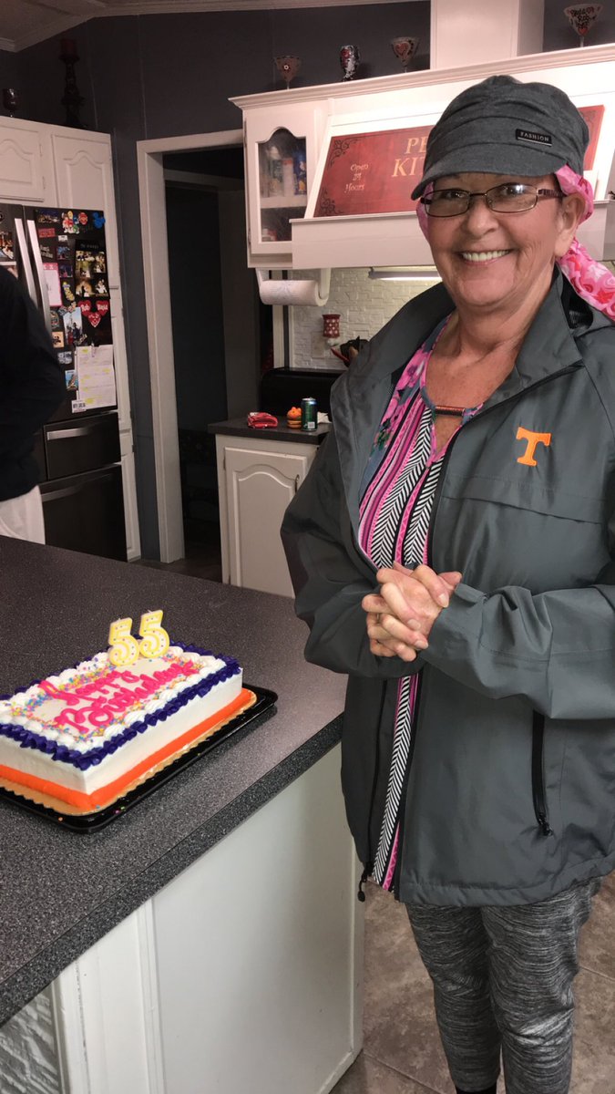 GiffinJen's tweet photo. This woman right here should be the face of #InternationWomensDay. Battling Stage 4 #ColorectalCancer... fighting for her life but smiling as she celebrates her 55th birthday today. I am truly the #DaughterOfAFighter. @CCAlliance https://t.co/YOiDdRBoZQ