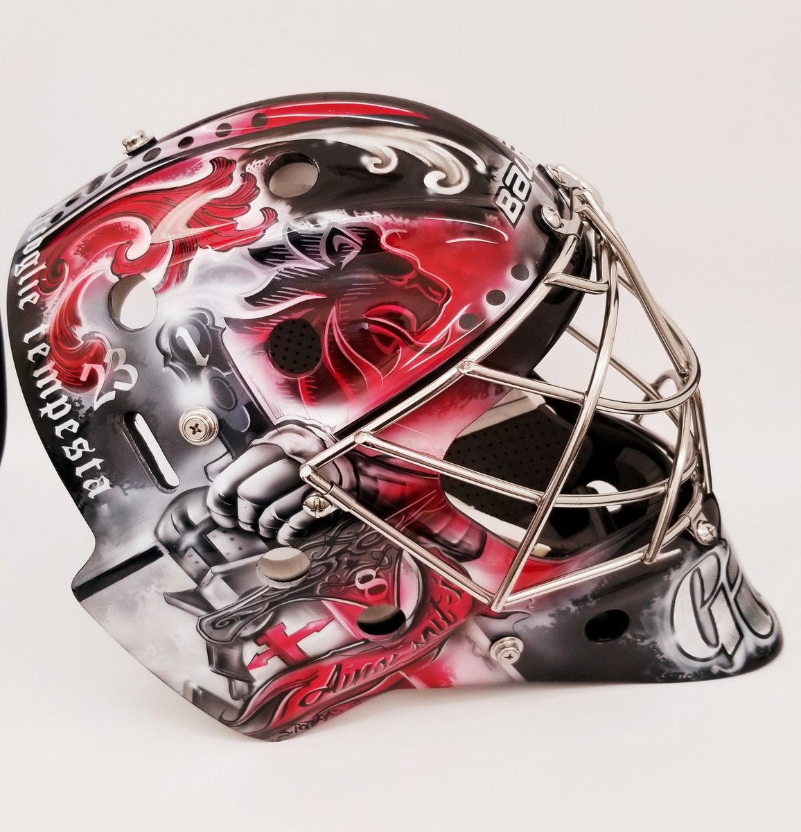 zonorange's tweet photo. #jbmilani #quebec #goaliemaskpaint #designsylviepoitras #bull #knight #bauer #airbrushzapcom https://t.co/R4EzKxwNeW