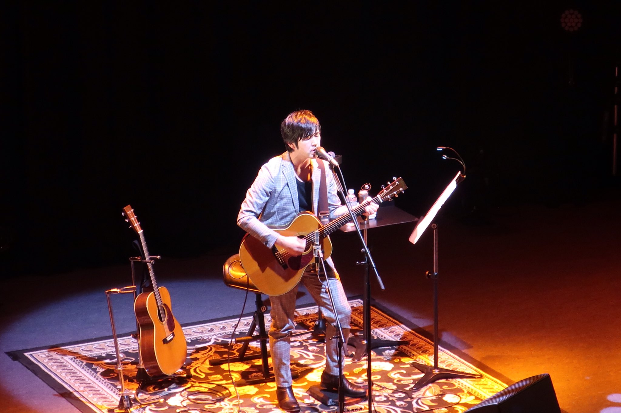 藤巻亮太 Official ストリームホールに来てくれたみんな ありがとう 藤巻アルペジオ亮太ですw 39歳の3月9日 あたたかい雰囲気の中でいい時間を過ごさせてもらいました 18時からはmusic Fairに出演 ぜひ見てね 亮太 3月9日 藤巻亮太