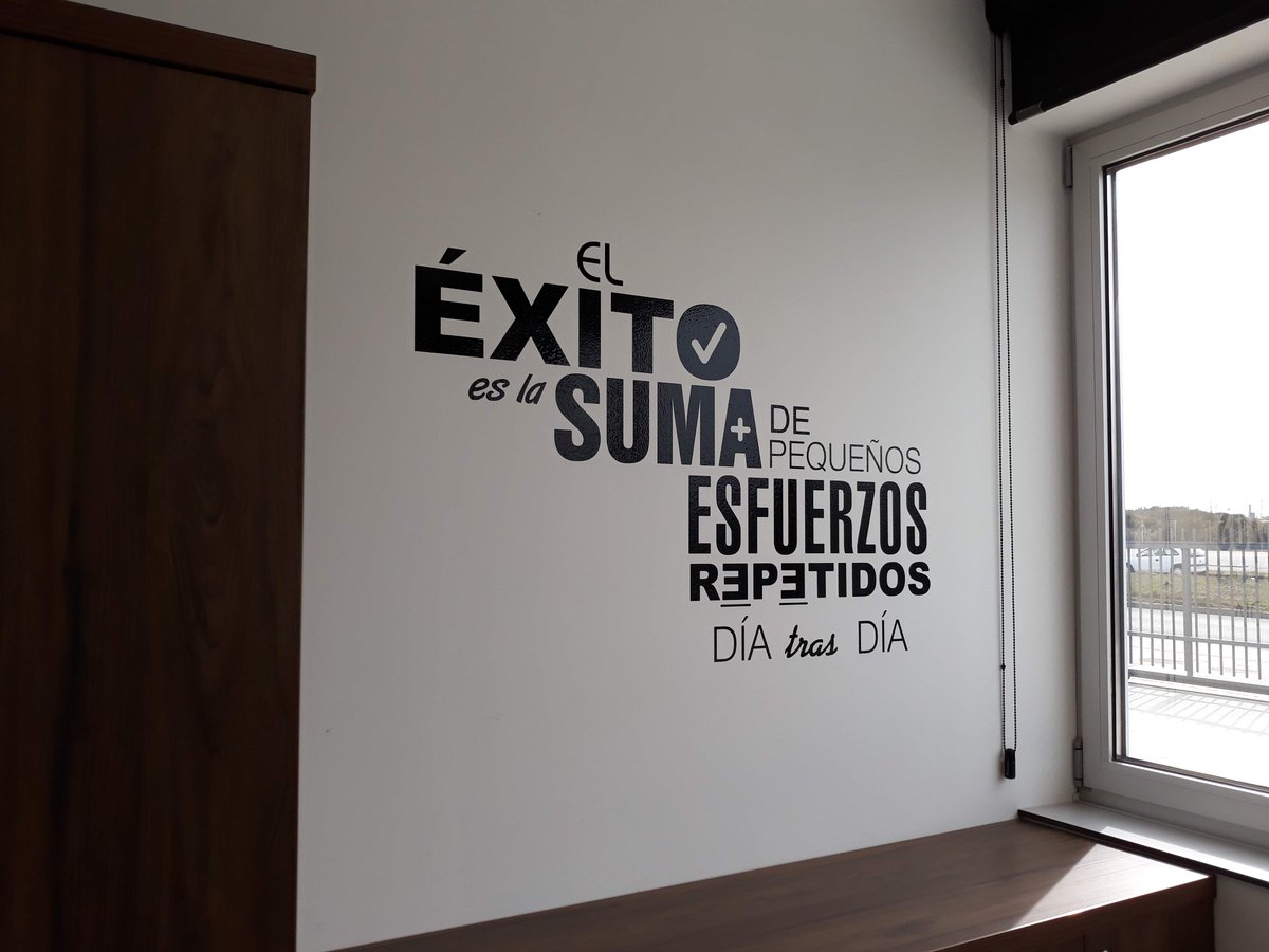 👋👋 Dicen que el éxito tiene muchas caras, pero solo una manera de conseguirlo. Los amigos de Ben Ferreiro lo saben bien y por eso nos han pedido que lo reflejemos en las oficinas de #Lugo. ¿Te gusta el resultado?