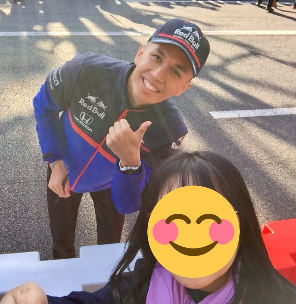 Jacobnen's tweet photo. 必殺！May I？で成功した😆
#f1jp #レッドブルホンダ https://t.co/OsBnvMhsO1