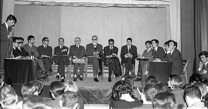 #Taldiacomavui de 1966 va tenir lloc el que es coneix com la #Caputxinada, la celebració al convent dels Caputxins de #Sarrià, de l'assemblea constituent del Sindicat Democràtic d'Estudiants, que va ser durament reprimida pel  #franquisme .