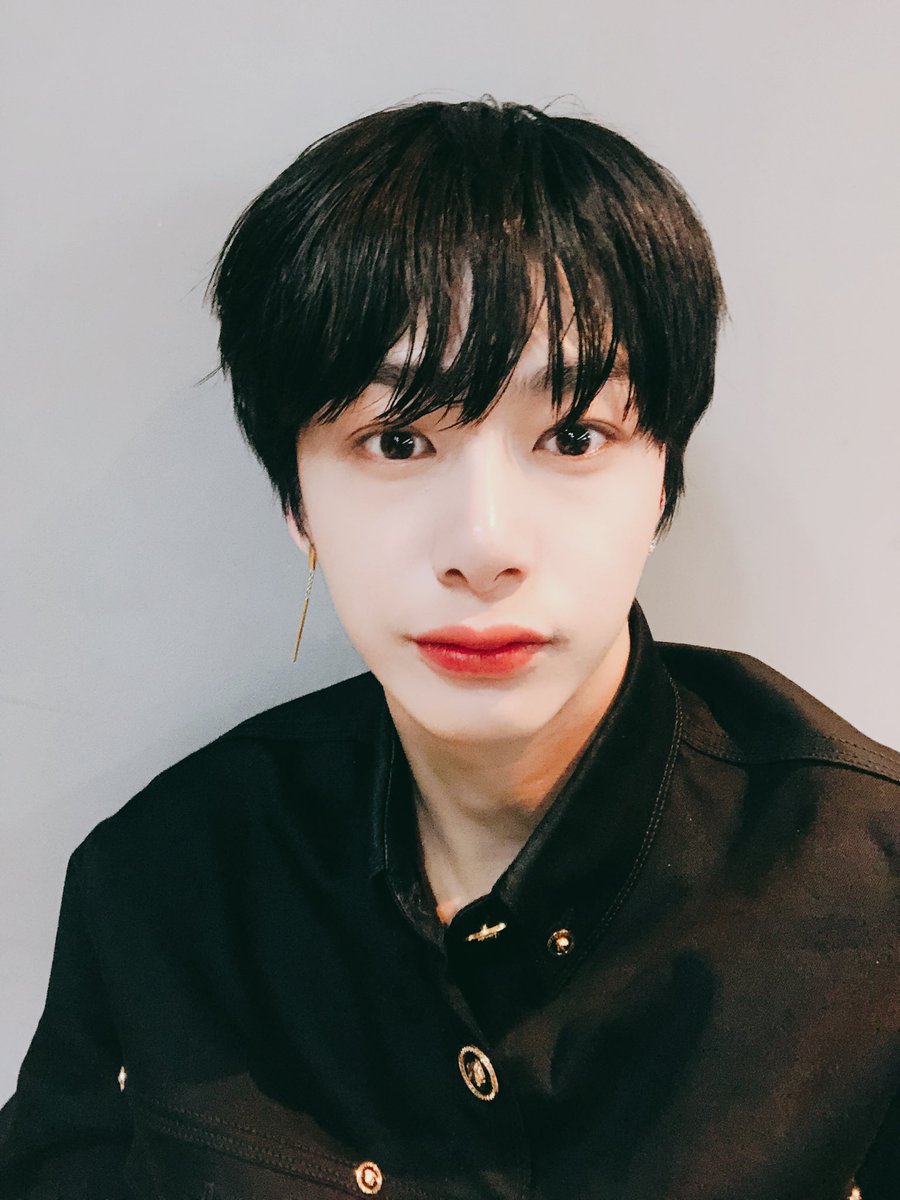 OfficialMONSTAX's tweet photo. [#형원] 음중 막방 고생했고! 이따가 저녁 맛있는 거 먹어야해요 몬베베~~그리고 마스크 사기! https://t.co/jf9t5S6h1B