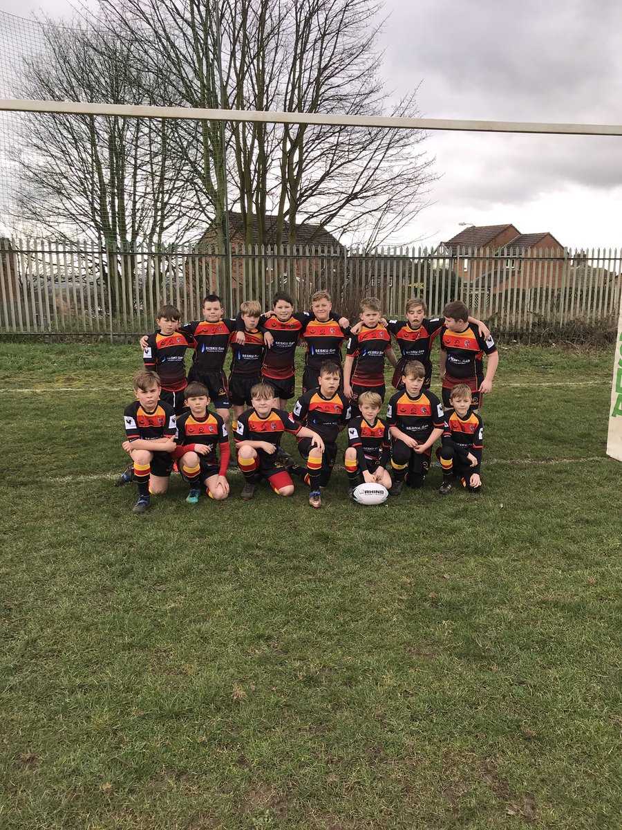 Good luck to all the teams in <a href="/YorkshireJunior/">Yorkshire Junior and Youth League</a> league this weekend playing the greatest game of them all 🏉🔴⚫️🔴⚫️#Upton #yeahtheboyz #rugby #rugbyleague #