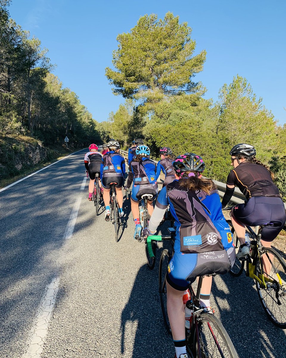 desELLESauVELO's tweet photo. The season starts tomorrow on La Jacques Gouin organised by Velostar ! 😉
#coccf #donnonsdesellesauvélo #LivBeyond #HowWeLiv #ThisIsOurTime #pella #pellempi https://t.co/wHW9sfYBcY