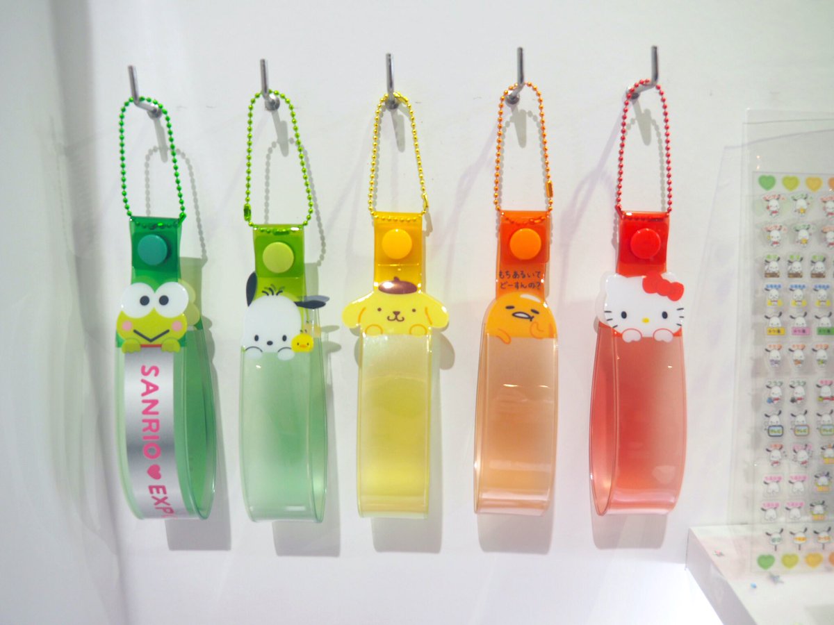 オタク朗報 サンリオからキャラクターデザインの銀テホルダーが発売 カラバリ豊富なので推しに合わせてキャラ 色を選んで収納できる Togetter