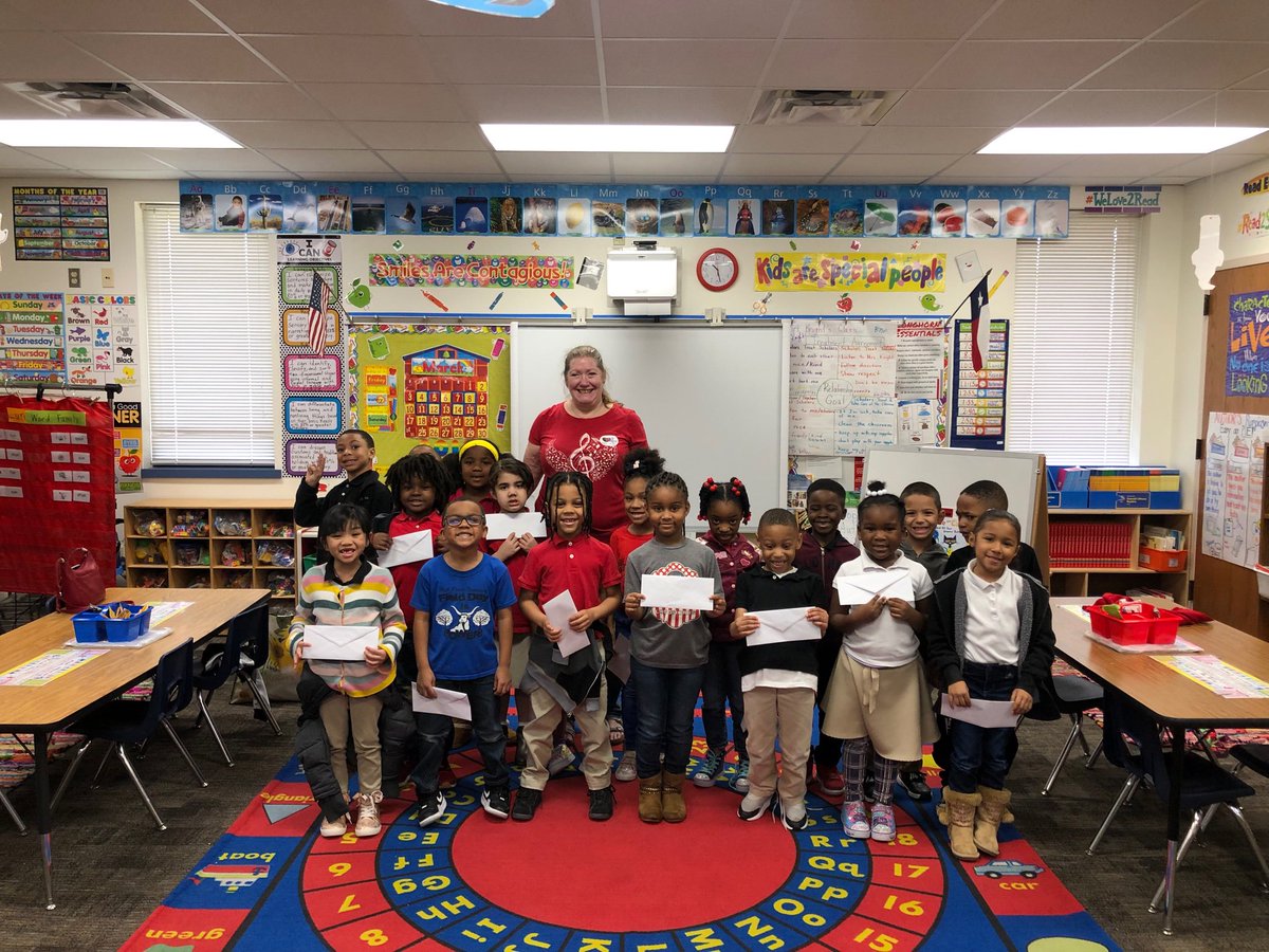 HPEKinderKnight's tweet photo. Thank you Caleb @ Okie Dokie Shaved Ice for setting an example of young entrepreneurship, Dr. Martin @ Kids at Heart Pediatric Dentistry for showing us how to take care of our teeth, and Ms. Harr for sending a special delivery through the mail! @ChisdHighpointe @Mrs_Miller78 https://t.co/Zp72CFa5LP