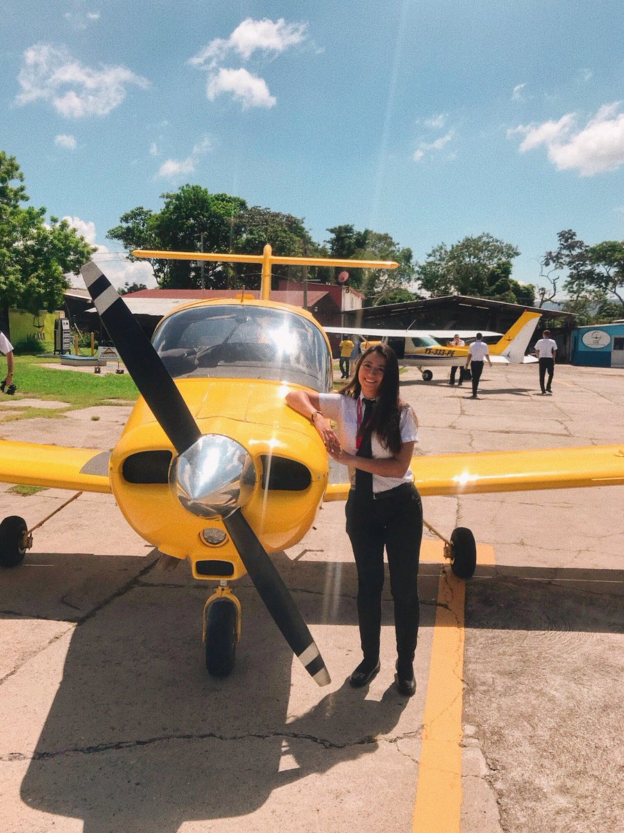 rociolivvares's tweet photo. Cuando salí del colegio y le conté a mi ex novio (Gracias a Dios EX) que quería ser piloto, me dijo “vos? jaja vos sos mujer, no tenes nada que andar haciendo en ese ámbito, ni trabajo te van a dar, hacete doctora o licenciada” hoy en día soy más feliz que nunca🥰 #WomensDay2019 https://t.co/kzaShIsUId