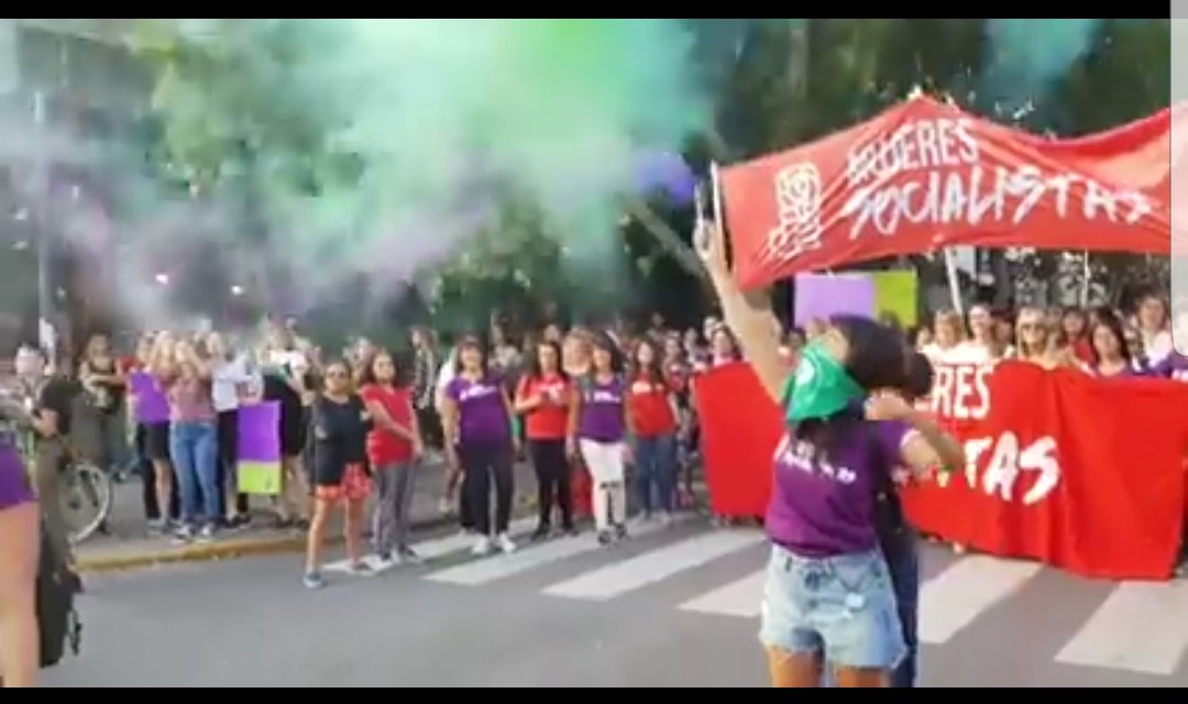CadevilaMari's tweet photo. LA FUEZA DE LAS MUJERES
La voz y la fuerza de las mujeres, presentes en este #8M
#NosParamos, contra la violencia machista, por la Emergencia Nacional en Violencia de Género, por más presupuesto para políticas públicas . https://t.co/tzWr9b80Bf