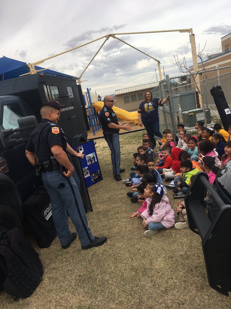 RiveraDual's tweet photo. Career Day  @RangersRivera https://t.co/t4F56cMIy3