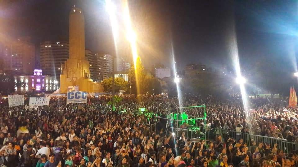 La11psRosario's tweet photo. #8M #NOSPARAMOS #MujeresSocialistas #VivasNosQueremos #BastaDeFemicidios .Hoy tomamos las calles nuevamente para seguir con nuestras luchas. #NoNosCallamosMas. https://t.co/hRmo8sGQUR