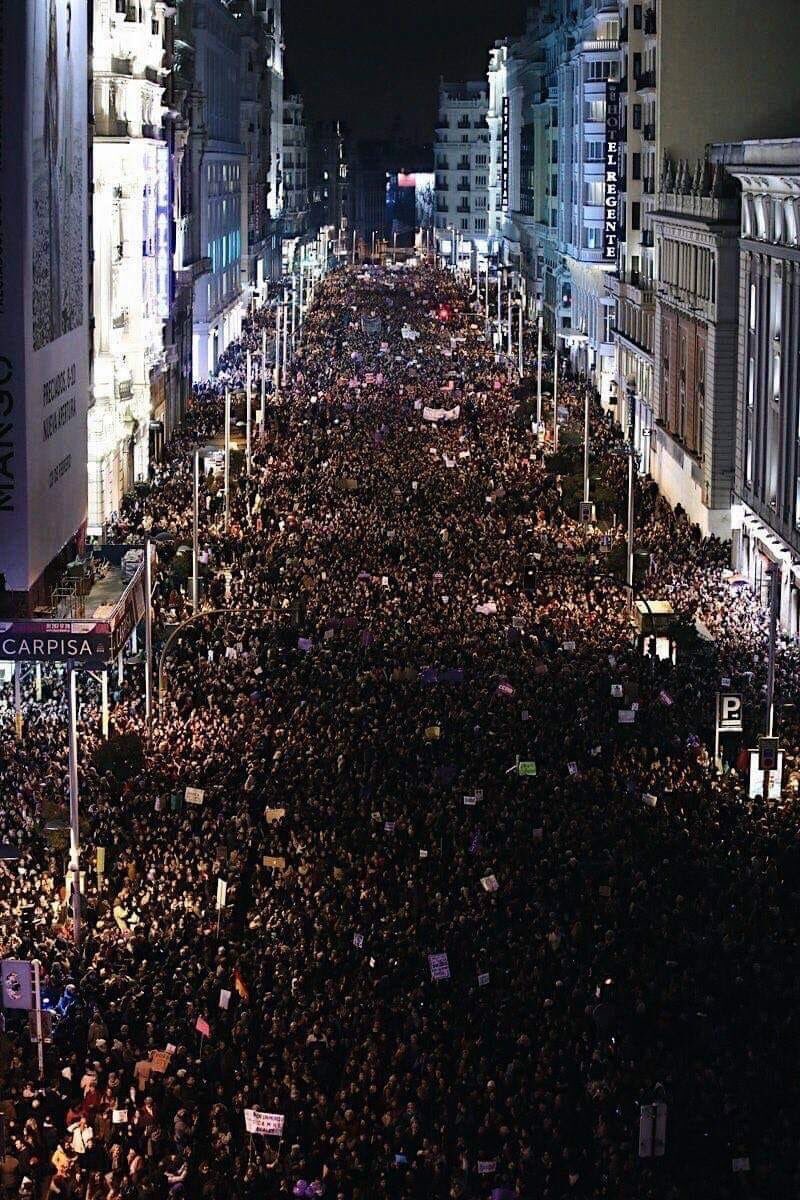 Fabigoyen's tweet photo. Que digan lo que quieran... se está cayendo ✊🏻💜 #8M #DiaInternacionaDeLaMujer https://t.co/qWA1p5HhKJ