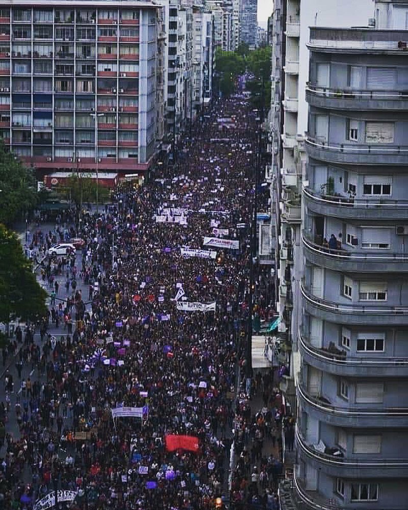 Fabigoyen's tweet photo. Que digan lo que quieran... se está cayendo ✊🏻💜 #8M #DiaInternacionaDeLaMujer https://t.co/qWA1p5HhKJ