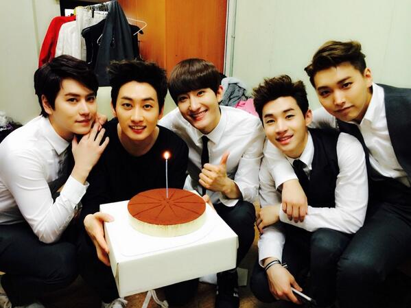 Dinohyukjae's tweet photo. OHANA significa familia y la familia nunca te abandona, ni te olvida ♥️✨

#ELFWantOT11 @SJofficial 

@SMTOWNGLOBAL https://t.co/bnhUbYJFGP