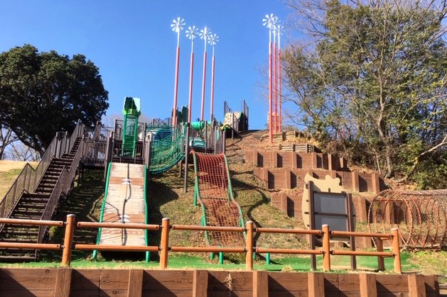 播磨中央公園 Auf Twitter みなさん こんにちは 今日はいいお天気 です 外で遊ぶには持って来いですよね 外で遊ぶ と言えば はりちゅうですが 風のとりで をご存知でしょうか それがこちらの大型遊具です ぜひ遊びにきてくださいね 兵庫県 加東市