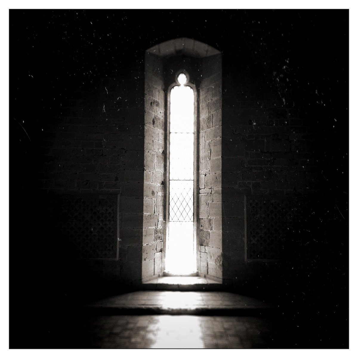 somestinkydude's tweet photo. Untold stories. #mobilephotography #blackandwhitephotography #monochromeworld #68of365 #kultcamera #kultist #historical #medieval #oldplaces #visualtweets https://t.co/KI3AB7kYlr