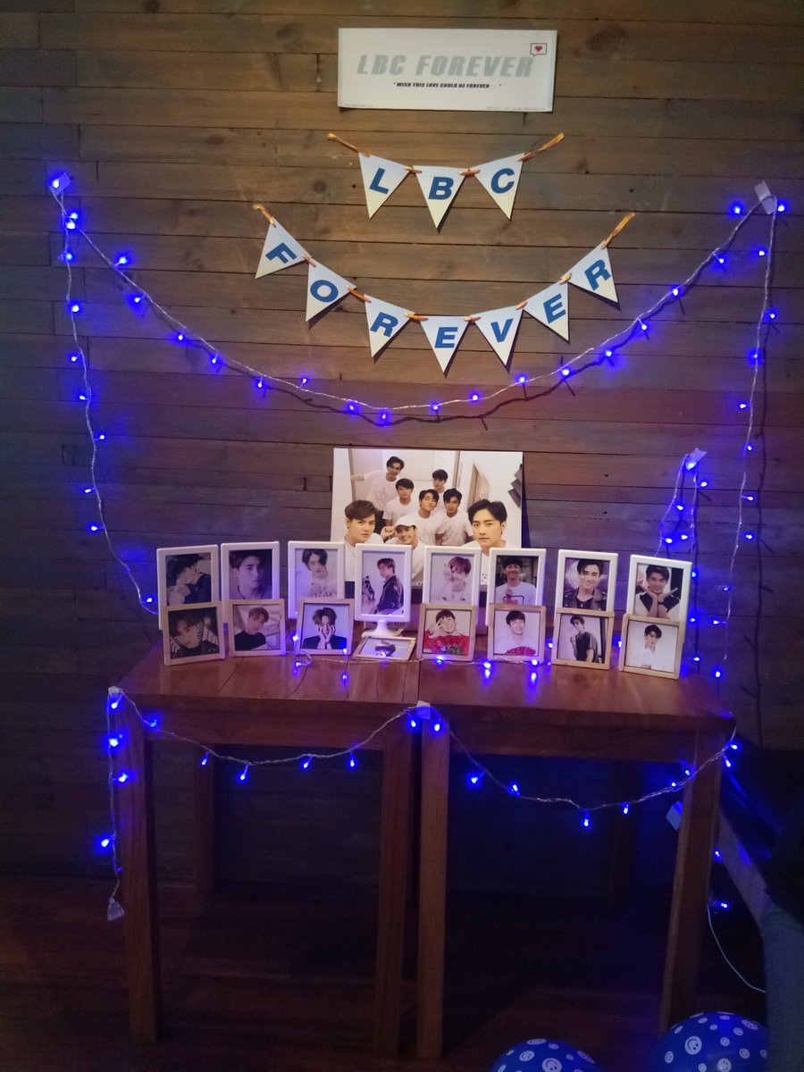 PS_Officialid's tweet photo. LBC exhibition...😍 @Saint_sup @perthppe @titlekplee @Mmarksiwat @gunnapatn @bplannnnn @m34nismind @cooheartt @aloneww @LBCIndonesia @pupaemanager
@sanctuary_zatan @gin_chintasuras @ZaanookJukkroww @big2gether #LBCforever #PerthSaintSation https://t.co/5FONoAb067