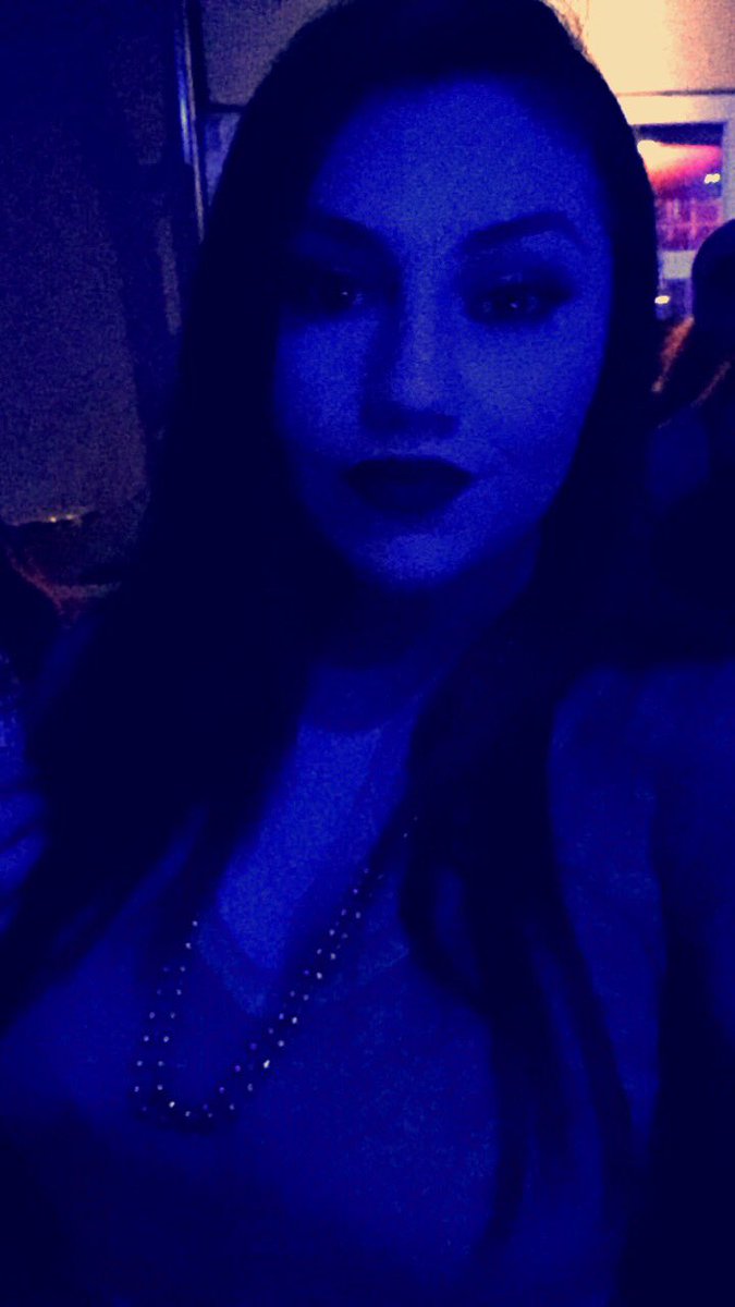 ily_queenB's tweet photo. Under black light💜💜💜💜 https://t.co/SiFXqesddW