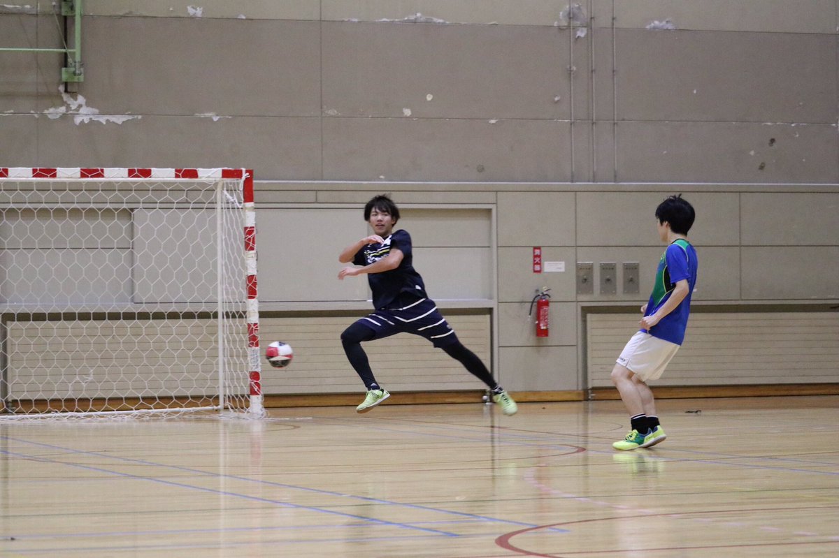 FutsalHues's tweet photo. 北海道教育大学札幌校に合格したみなさん
合格おめでとうございます㊗️㊗️
私たちフットサル部は、現在プレイヤー20名マネージャー7名で週に2回活動しています😊
真面目にフットサルに向き合いつつ、楽しみながら活動しています⚽️
初心者も経験者も大募集中です🤩
特にキーパー求めてます！
#春から札教 https://t.co/6sf1UNyWdz