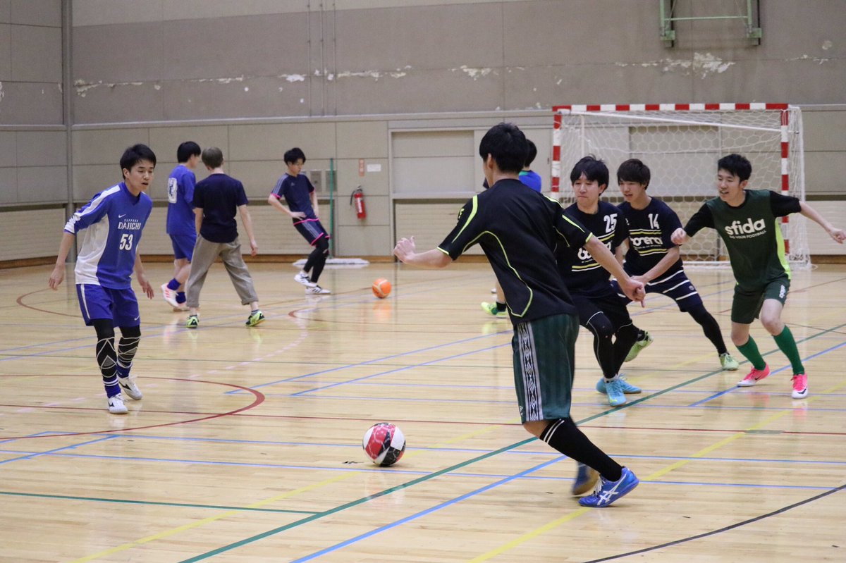 FutsalHues's tweet photo. 北海道教育大学札幌校に合格したみなさん
合格おめでとうございます㊗️㊗️
私たちフットサル部は、現在プレイヤー20名マネージャー7名で週に2回活動しています😊
真面目にフットサルに向き合いつつ、楽しみながら活動しています⚽️
初心者も経験者も大募集中です🤩
特にキーパー求めてます！
#春から札教 https://t.co/6sf1UNyWdz