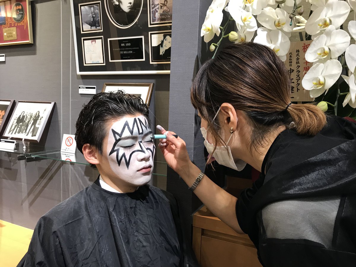 ウドー音楽事務所 A Twitteren Udo 50th Anniversary Special Exhibition 海外アーティスト招聘の軌跡 入場券をお持ちの方であれば 無料 で プロのメイクアップアーティストによるkissメイクを施してもらえる Kiss メイク体験コーナー は土日のみ開催 一日先着7