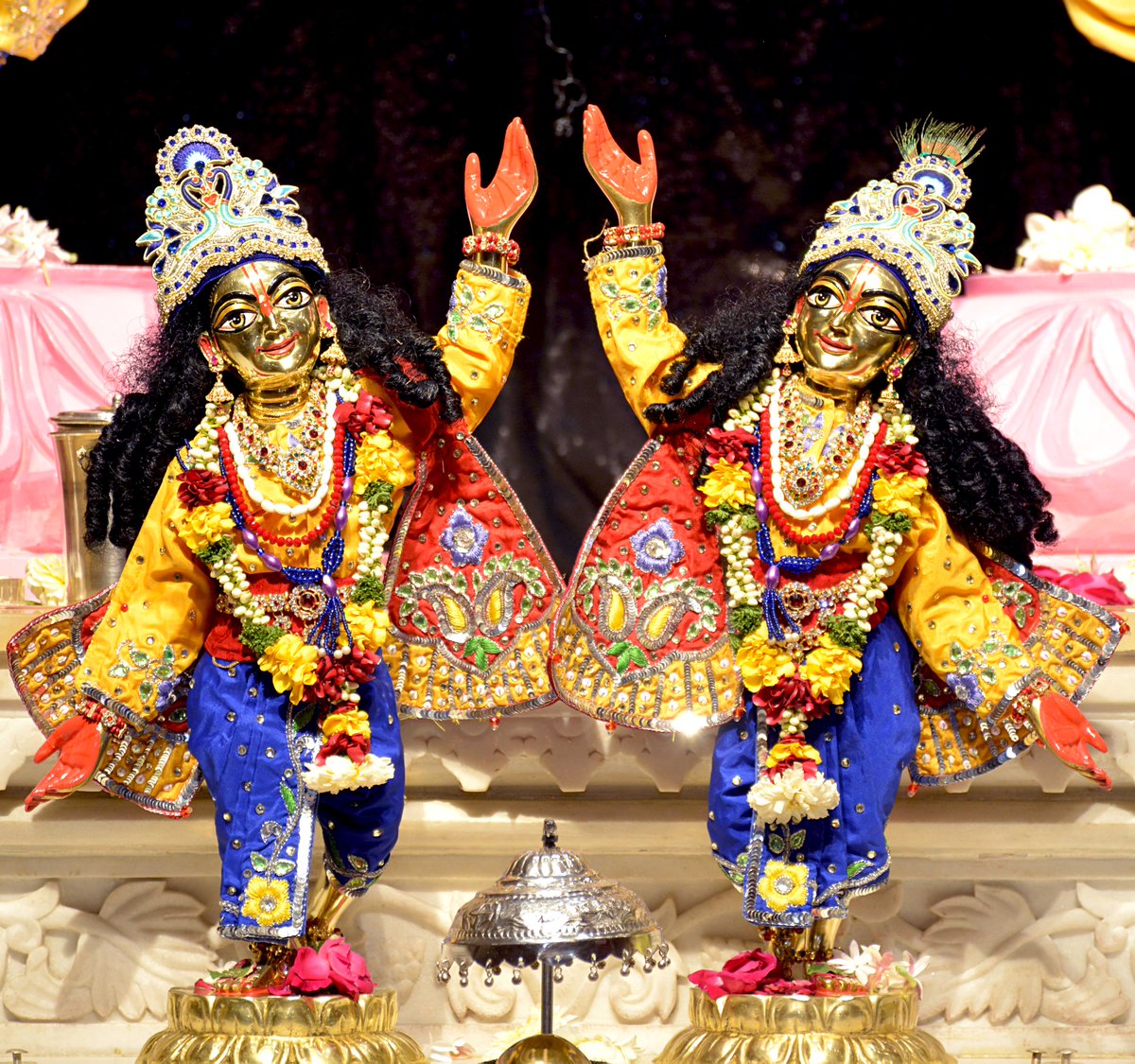 ISKCONPune's tweet photo. Temple Timings https://t.co/qb3IYoWWnF
#ISKCON #PUNE #DailyDarshan #EarlyMorning #Krishna #09March #temples #worship #Blessings #BestofTheDay #realbeauty #StayBlessed
#09#march #All #Mix#Photos #realbeauty
For more Photos: https://t.co/QQnZUBIn6k … https://t.co/jh3IFhXsLl