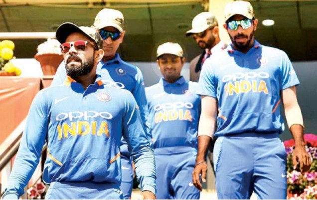 Nawaiwaqt_'s tweet image. کرکٹرز فوجی کیپ پہن کر میچ کھیلا شکست کھائی
nawaiwaqt.com.pk/E-Paper/lahore…
#Indian #Cricketers #ArmyCaps #Match @BCCI @ICC @imVkohli