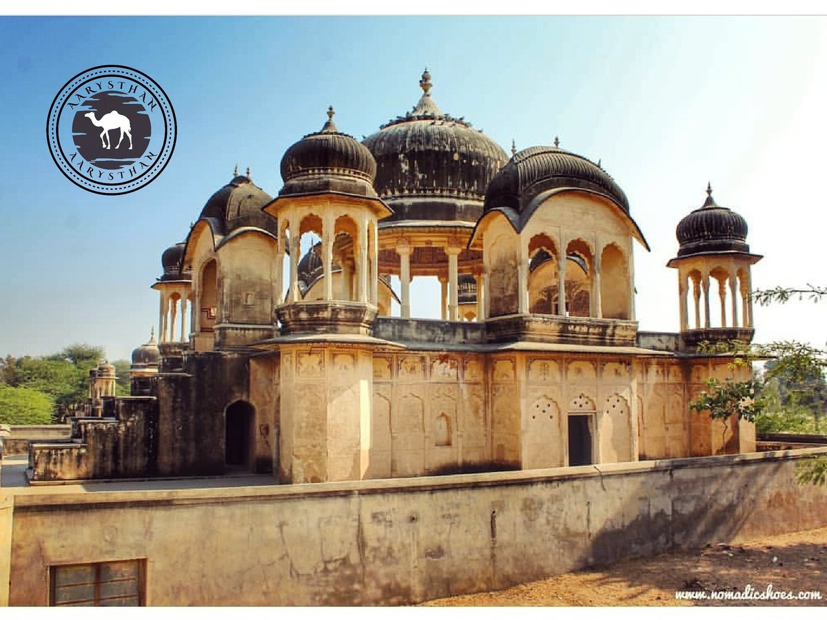 aarysthan's tweet photo. The Chattri of Ram Dutt Goenka..which is Situated in Shekhawati Region of Rajasthan...
#Aarysthan #Rajasthan #Shekhawati #Jhunjhunu #Navalgarh #RajasthanTourism #RajasthanBlogger #OldRajasthan #BBCTravel #Natgeo #TourOfRajasthan #History #Haveli #Palace https://t.co/7zBoyJwLWk