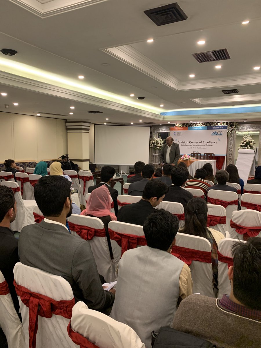 CRSSpak's tweet photo. Reporting a #scandal is a #challenge for a #journalist, calling for the need to keep in mind #media #ethics, says Tahir Rathore, journalist @CRSSpak #PACEEvolution Workshops @ZeeSalahuddin @vogul1960 https://t.co/cx3dCgt3Iv