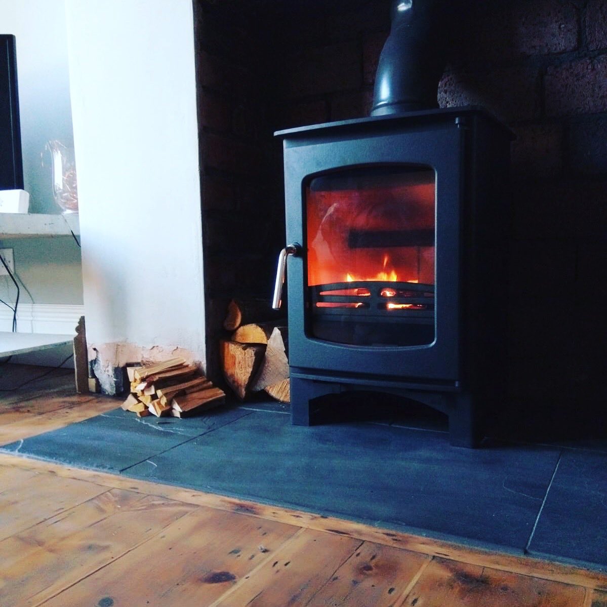 UnityHeat's tweet image. Spring Stove Installation🔥🔥🔥