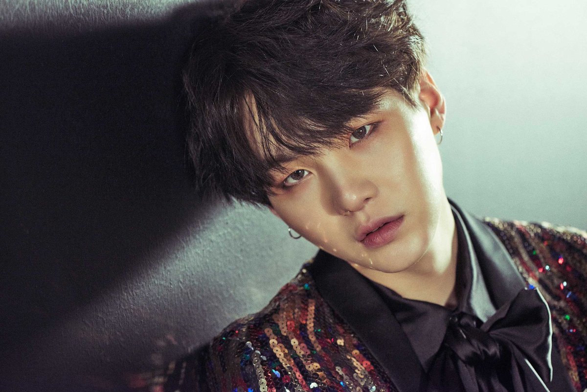 ch_y27's tweet photo. Mom, I love him... 😩💜 #HAPPYSUGADAY #OurFirstLoveMinYoongi #WhatAReliefYoongiWasBorn https://t.co/WsEuTyyzZh