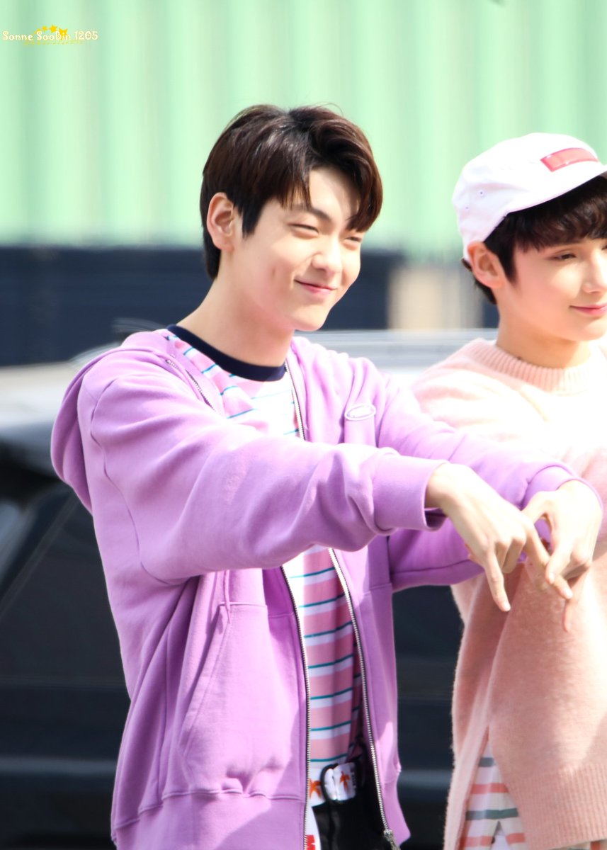 [HQ]190309 Mini fanmeeting 
>_<
 #수빈
 #SOOBINrec #SOOBIN 
#TOMORROW_X_TOGETHER #TXT #투모로우바이투게더 #CROWN <a href="/TXT_bighit/">TXT OFFICIAL</a>