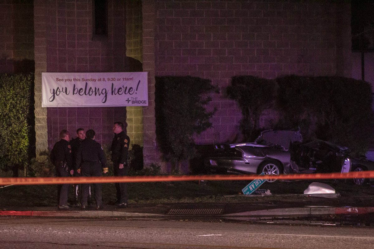 GonzalesBVB97's tweet photo. Car Crash on the corner of Ashlan &amp; Bond around 8 pm. https://t.co/Ec2nFTg2aO