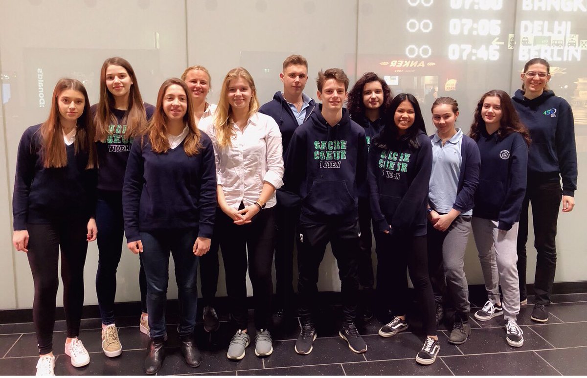 gymscwien's tweet photo. Ready for takeoff 🛫 our sophomores on their way to New Orleans @ASHRosary #WeAreSacredHeart #languagetrip https://t.co/wCjUrOVTWY
