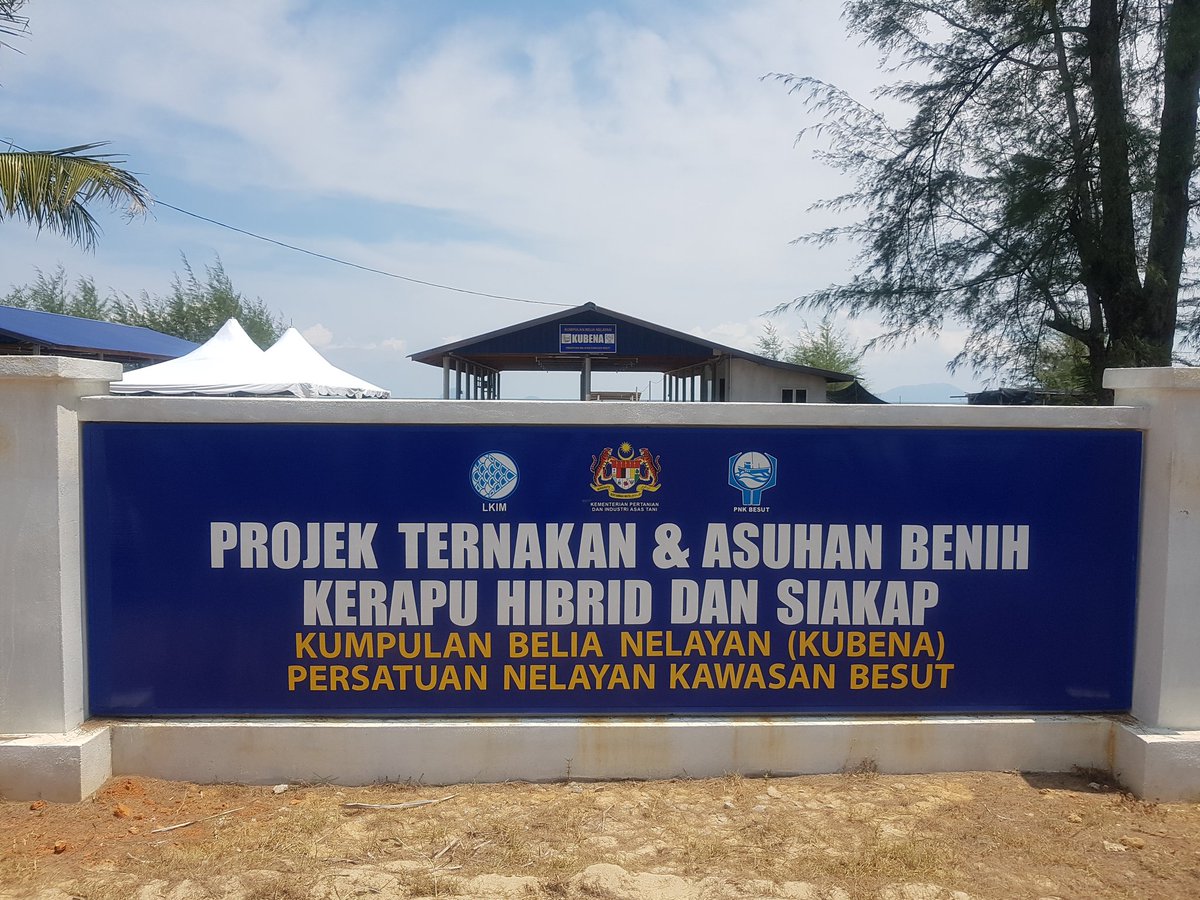 LKIM_Malaysia's tweet photo. Sekitar Lawatan Kerja YBhg. Dato' Sallehhuddin Bin Hassan, KSU MOA ke Projek Ternakan dan  Asuhan Benih Ikan Kerapu Hibrid dan Siakap, Kg. Air Tawar, Besut. Turut mengiringi YBhg. Dato' Salim Parlan, TKSU (D), Pengarah LKIM Negeri Terengganu. 
#MOA #LKIM #OurFoodOurFuture https://t.co/8xxu36AluG