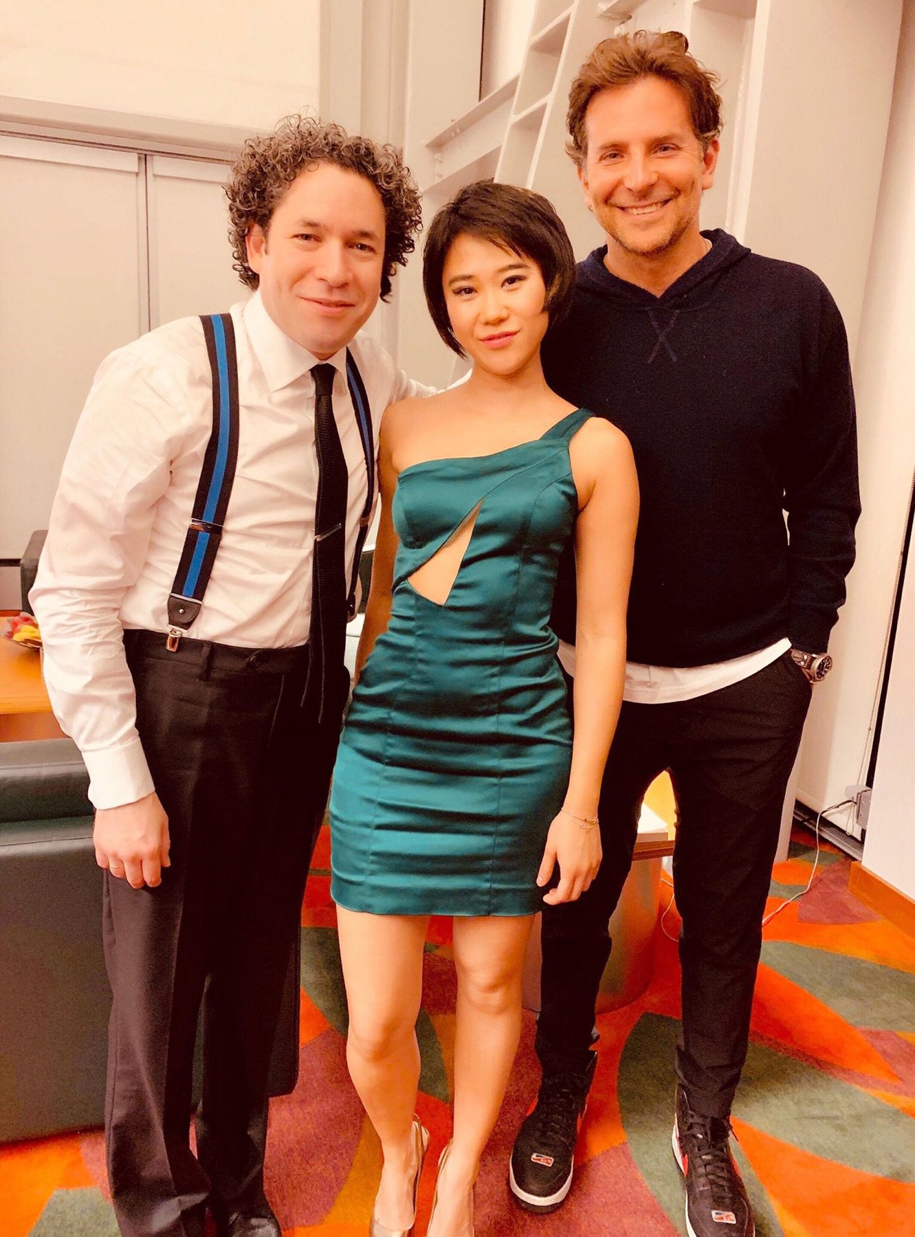 We had a GREAT surprise guest for our concert at Disney Hall! It was a huge pleasure to meet Bradley Cooper🔥. He is brilliant & so sweet! I’m excited about his upcoming movie about @LennyBernstein. I love that a #Hollywood star is inspired by our classical music world. @laphil