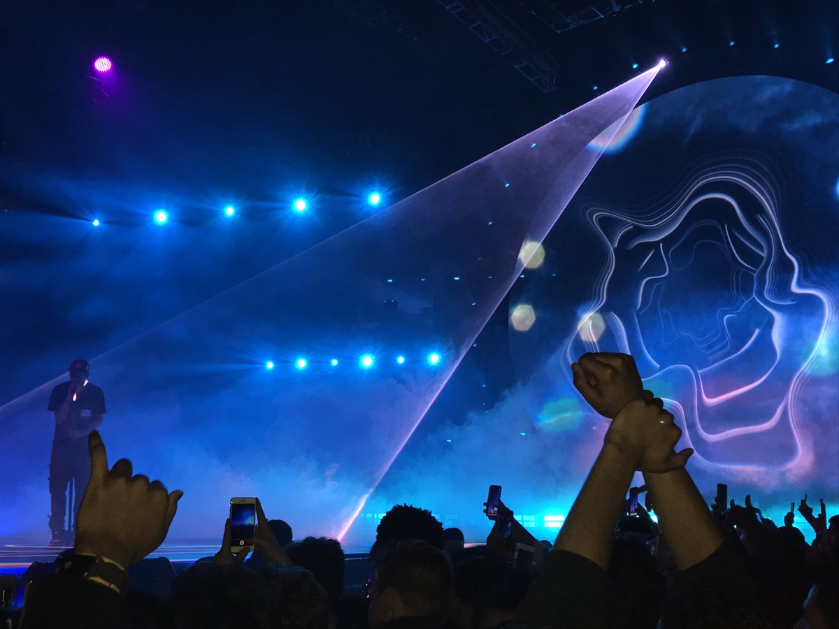 notwahib's tweet photo. Two nights late but #AstroworldTour pt2 was crazy 🤘🏻🤘🏻@trvisXX @sheckwes https://t.co/x1KdTDOz2A