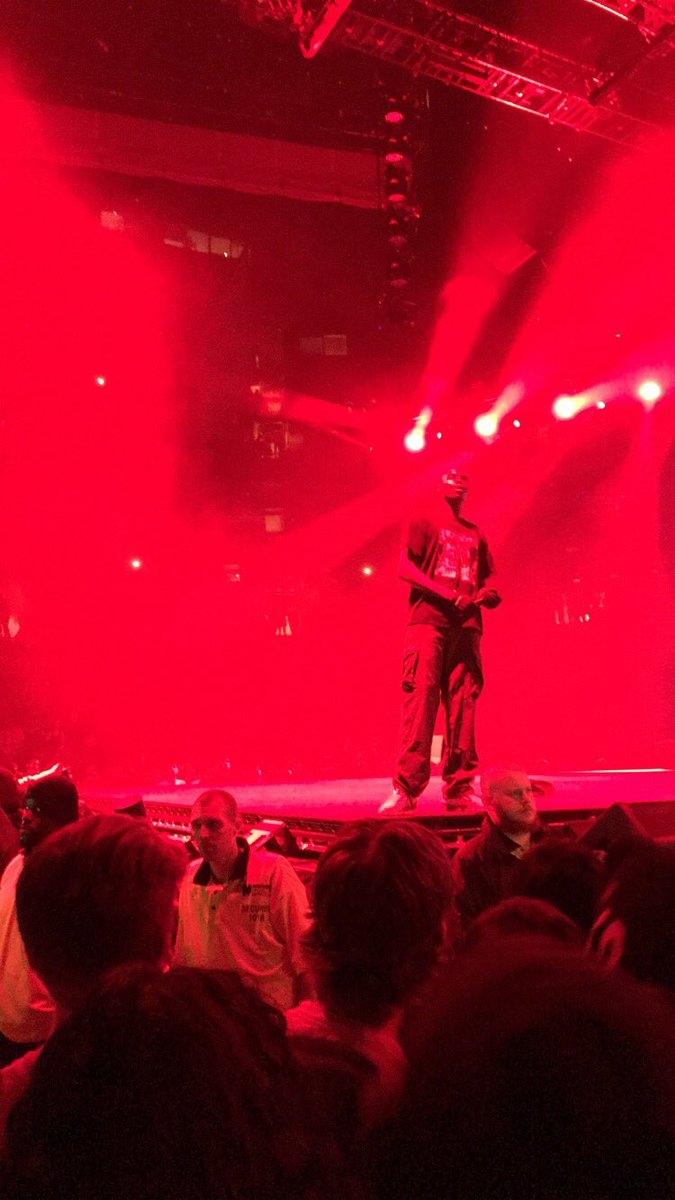 notwahib's tweet photo. Two nights late but #AstroworldTour pt2 was crazy 🤘🏻🤘🏻@trvisXX @sheckwes https://t.co/x1KdTDOz2A