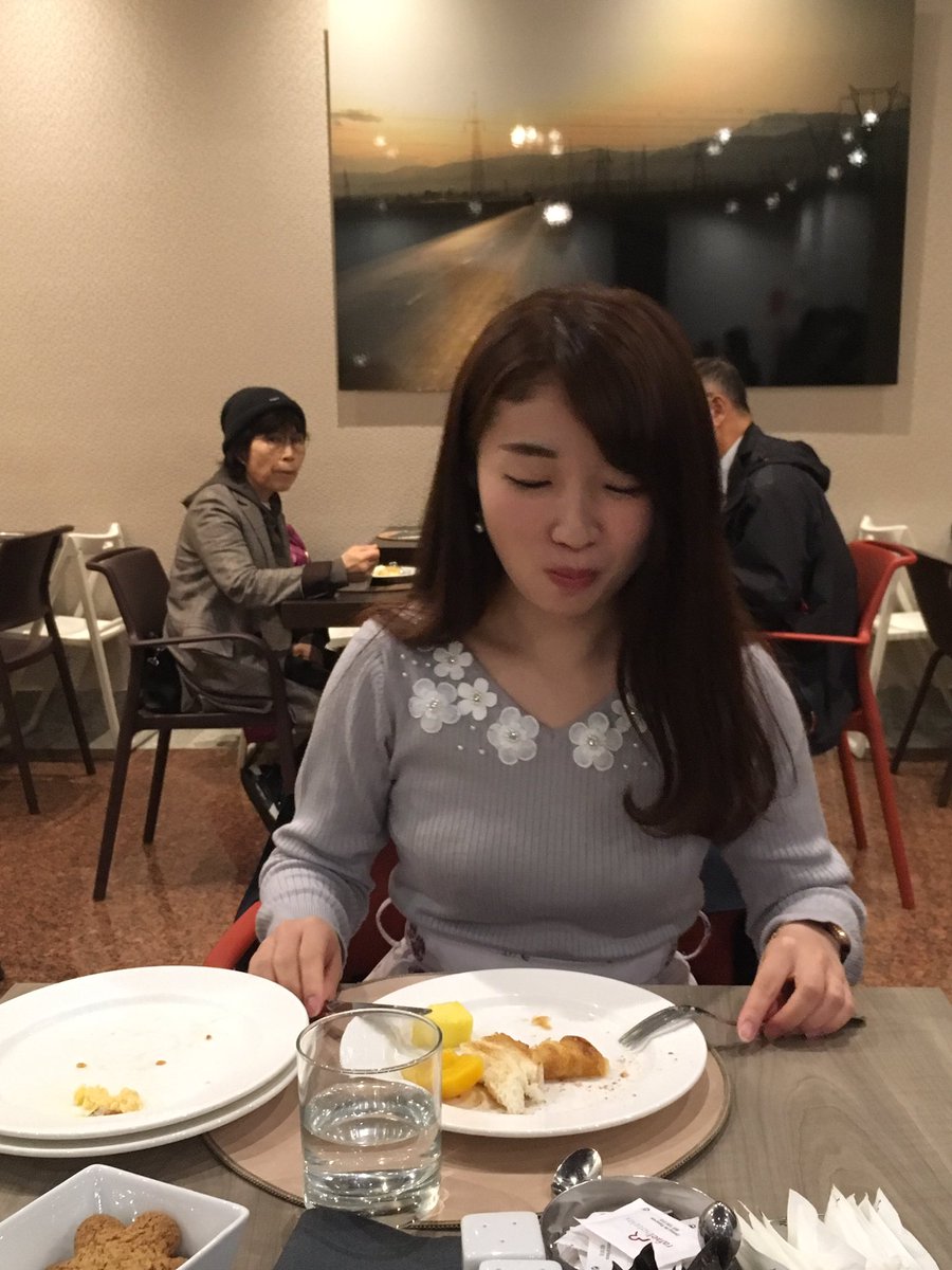 hithitopoa's tweet photo. スペイン着いて寝落ちからの朝 https://t.co/mD9j0q3y1z