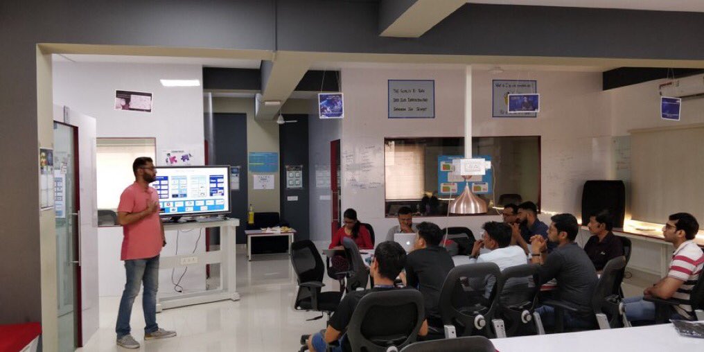 nayanjadeja's tweet photo. What’s unique about #Codiecon is that it’s not only a hackathon event. It’s a networking opportunity, it’s a learning experience to interact with experts in their domains and technologies @Codiecon1 @CoviamTech https://t.co/TWozhIS722