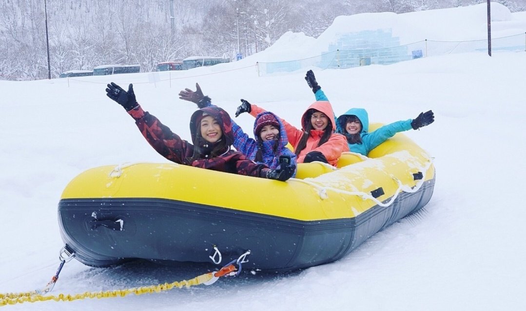 NamneungMilinTH's tweet photo. พรุ่งนี้เช้า 9.30-10.00 เรามีนัดกันที่เก่าเวลาเดิมนะจ๊ะ
Snow Activities ของสาวๆ จะเป็นยังไง น้องผักขมจะโดนพี่น้ำหนึ่งซื้อไปมากขนาดไหน ติดตามได้ทางช่อง MCOT HD 30 จ้า☃️❄
#NamneungBNK48 #BNK48 #iinejapantv #kirororesort #snowactivities #snow #japow #kipow #hokkaido #japan https://t.co/i8nFhIlT6x