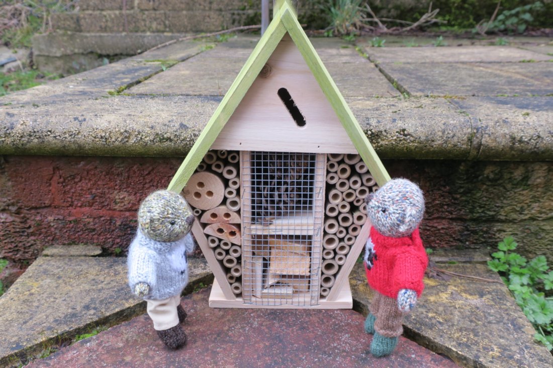 Ambrose and I checked out the new bee hotel that we are putting up in the garden now spring is here. Ambrose says it looks fine and I agree.
#FromPenrose #FurryTails #Bees